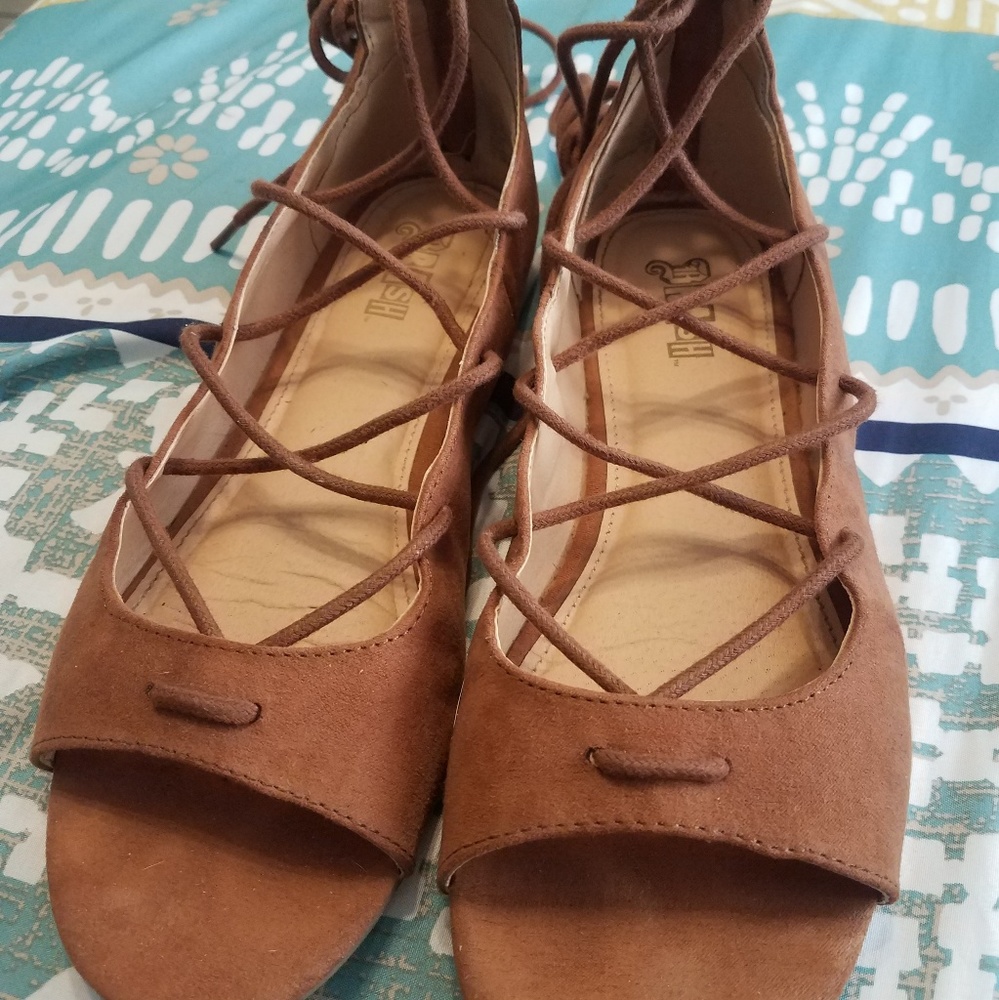 Tie-up, Open Toed Flats